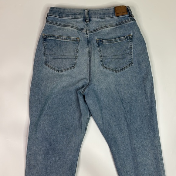 American Eagle Curvy Mom Jean Light Wash Size 10 Short - Picture 4 of 11